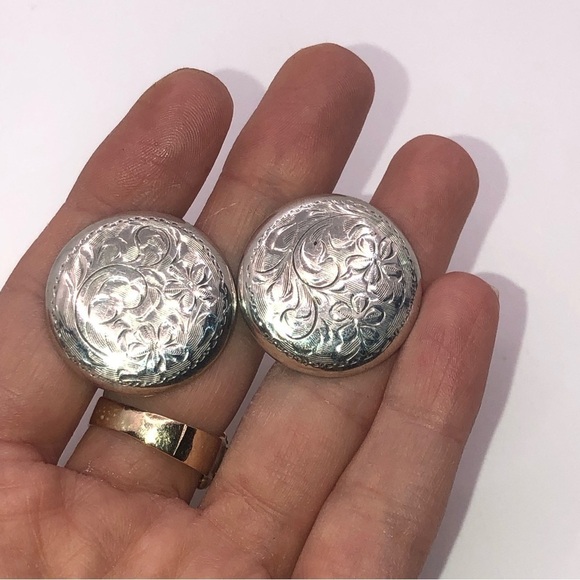 Vtg Sterling Silver Floral Engraved Etched Round Dome Screwback Earring 1.1” - Picture 2 of 4